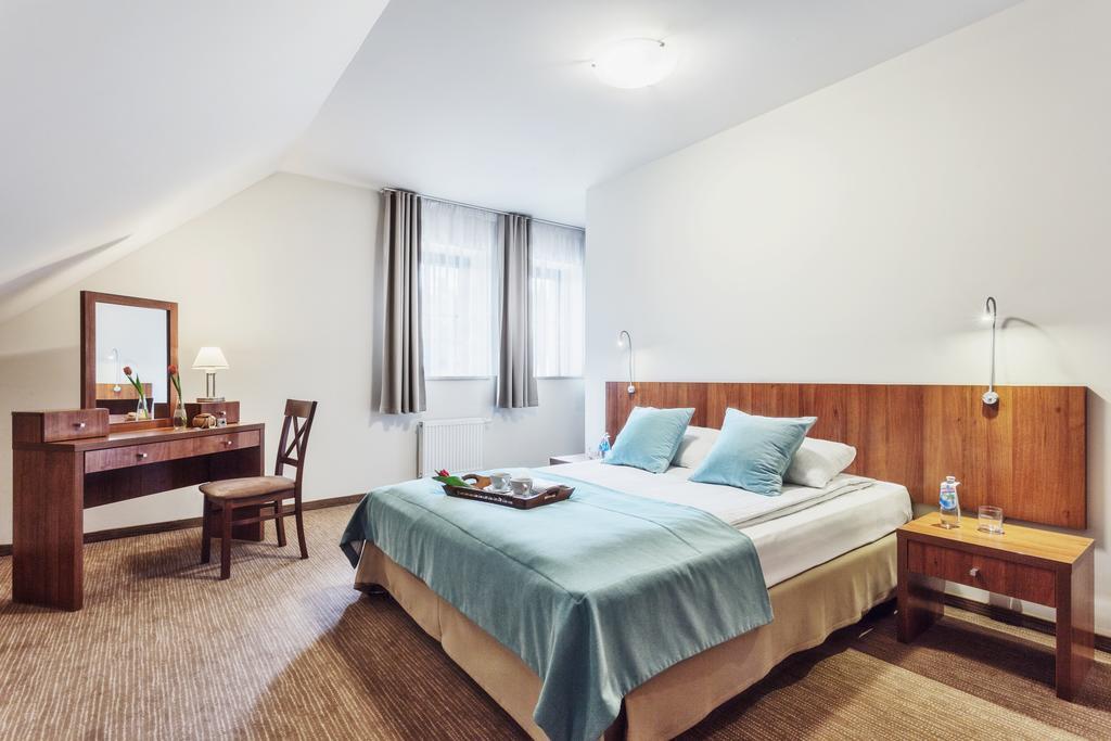 Hotel Modrzewiowy Dwor 글리비체 외부 사진