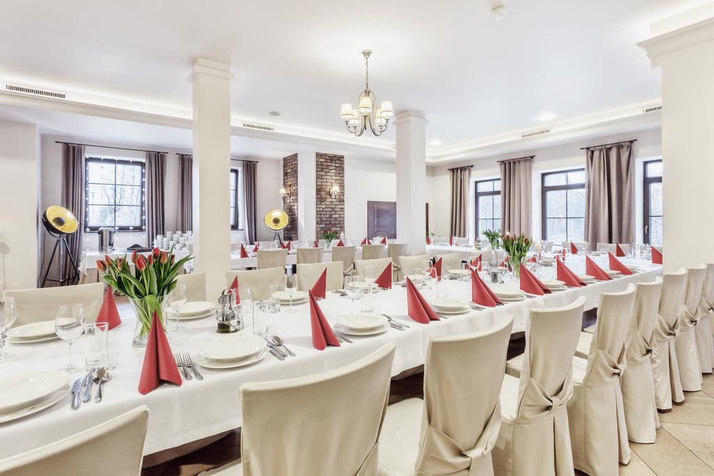 Hotel Modrzewiowy Dwor 글리비체 외부 사진