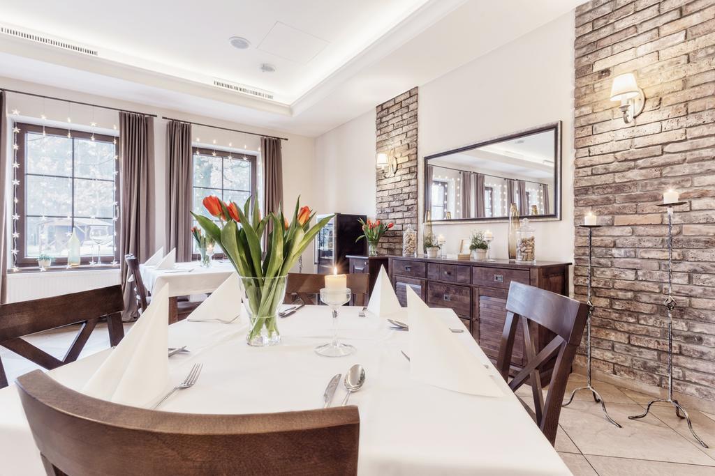 Hotel Modrzewiowy Dwor 글리비체 외부 사진